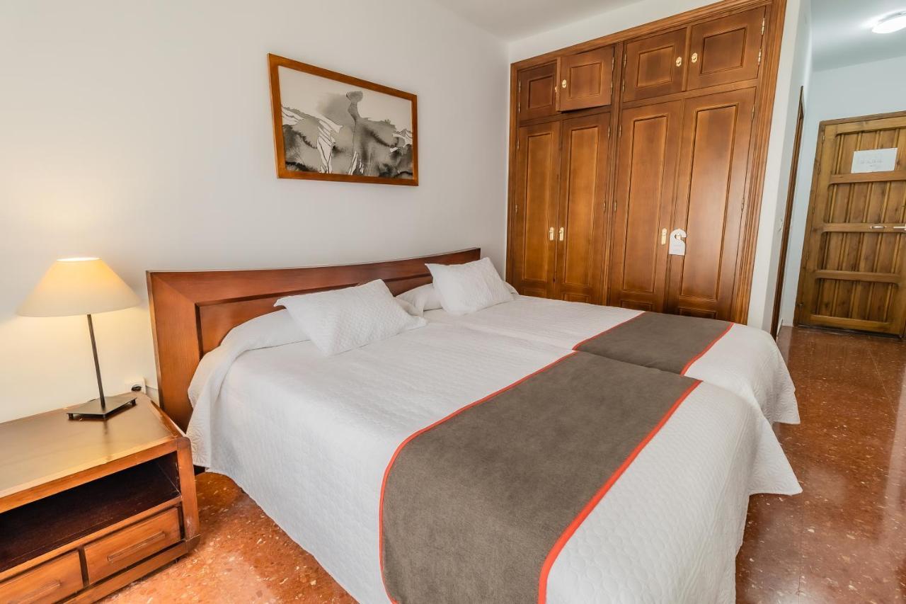 Hotel Las Errizas By Vivere Stays Alcalá del Valle Esterno foto